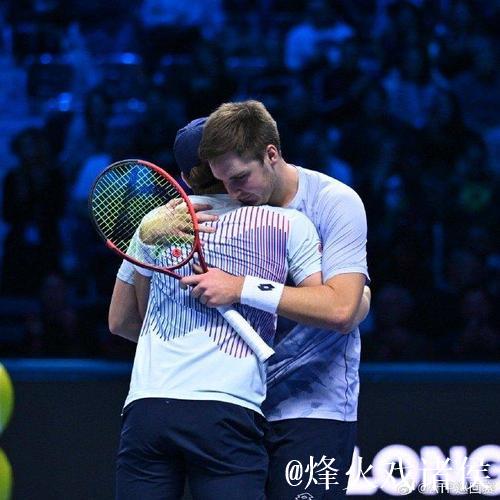 ATP总决赛辛纳3连胜夺小组第一 弗里茨逆转出线